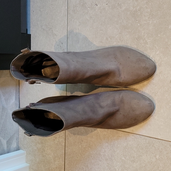 Marc Fisher Suede Ankle Booties - Picture 2 of 13